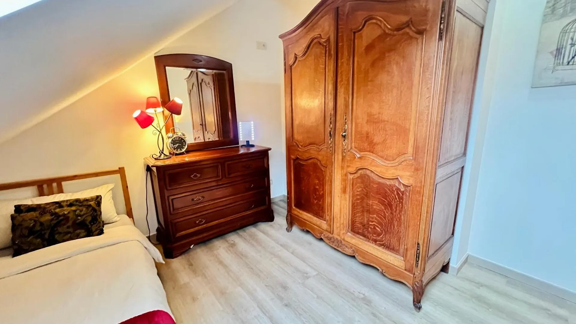 Elegant 3-Bedroom Apartment 安特卫普 0*,  比利时