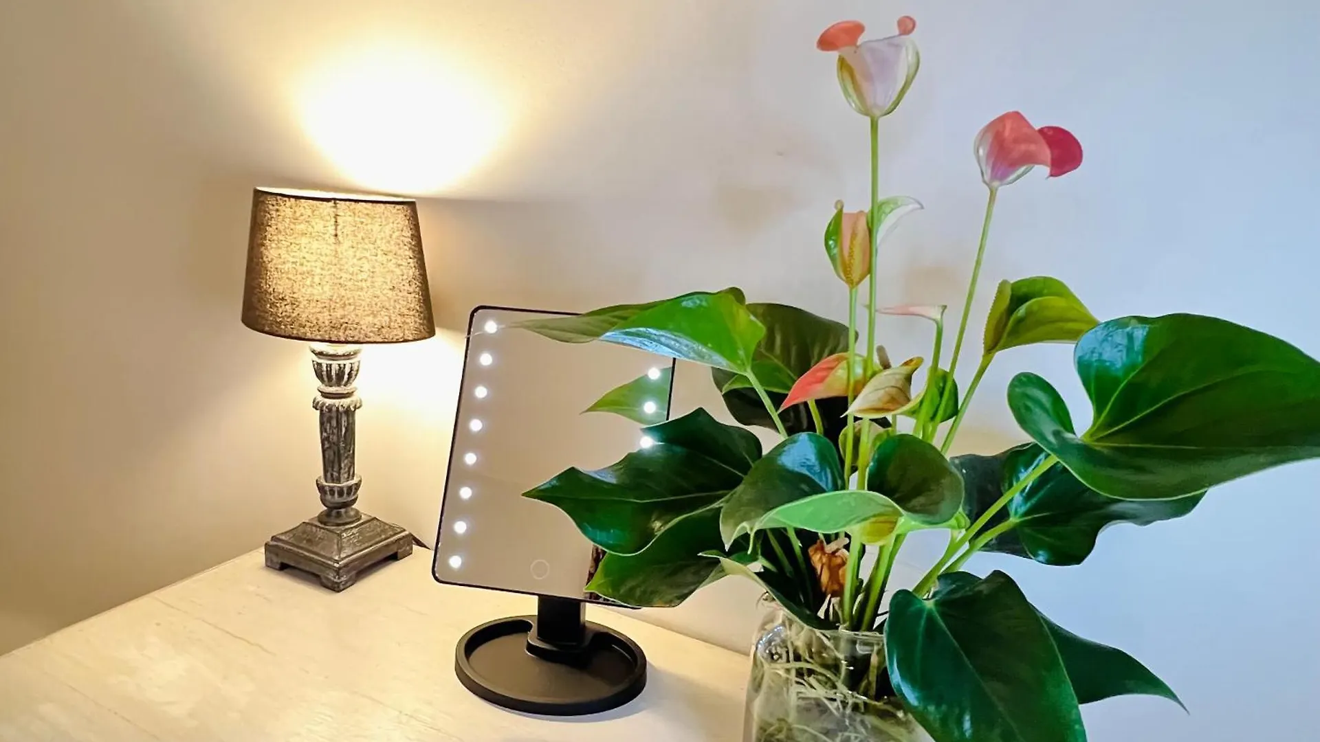 Elegant 3-Bedroom Apartment 安特卫普