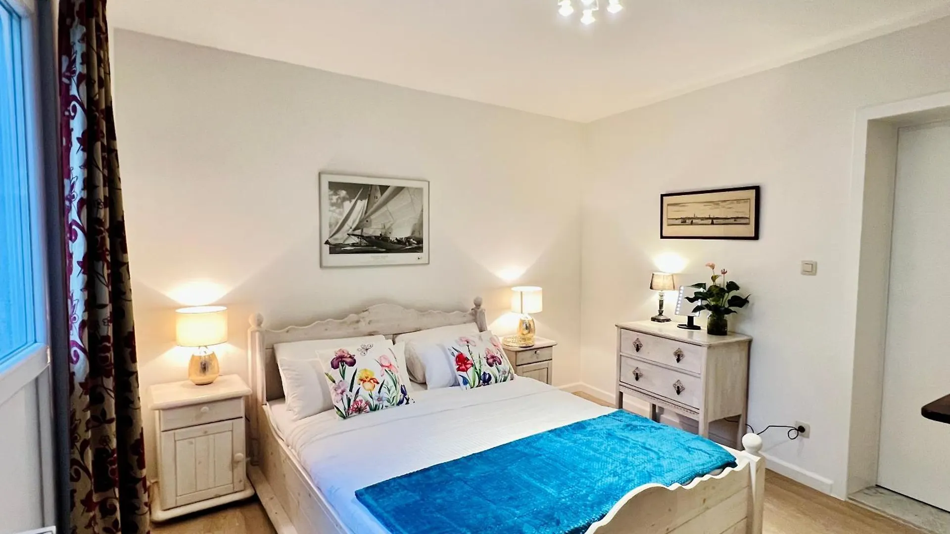 Elegant 3-Bedroom Apartment 安特卫普